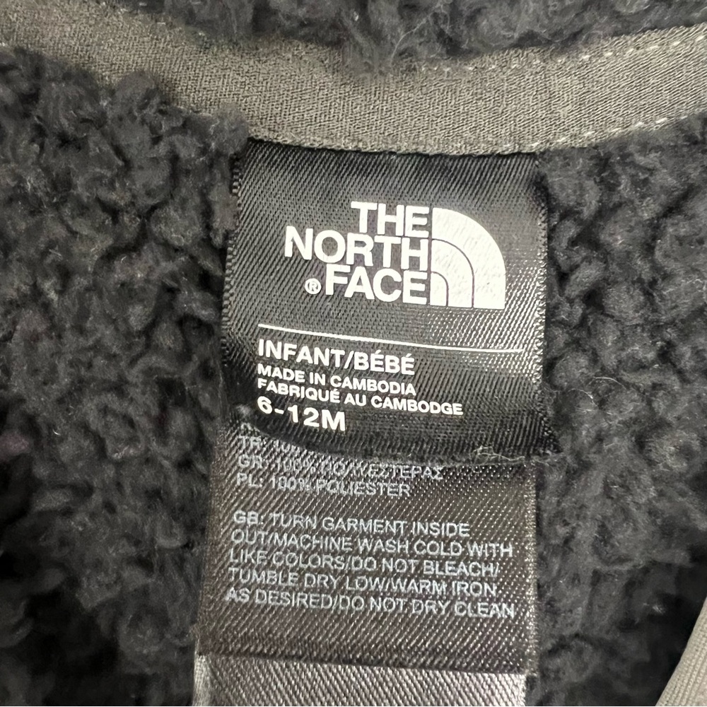 NorthFace infant fleece w/hoodie  6-12M - Picture 3 of 7